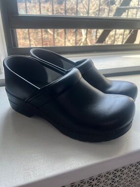 Dansko Black Leather Clogs 40